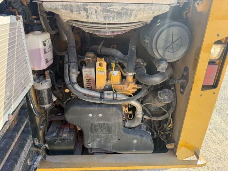 2014-caterpillar-262d-image-20
