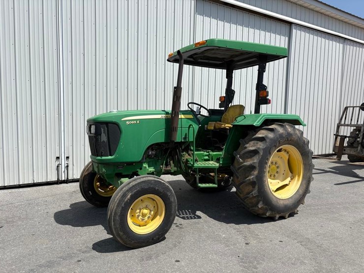 john-deere-5065e-image-1
