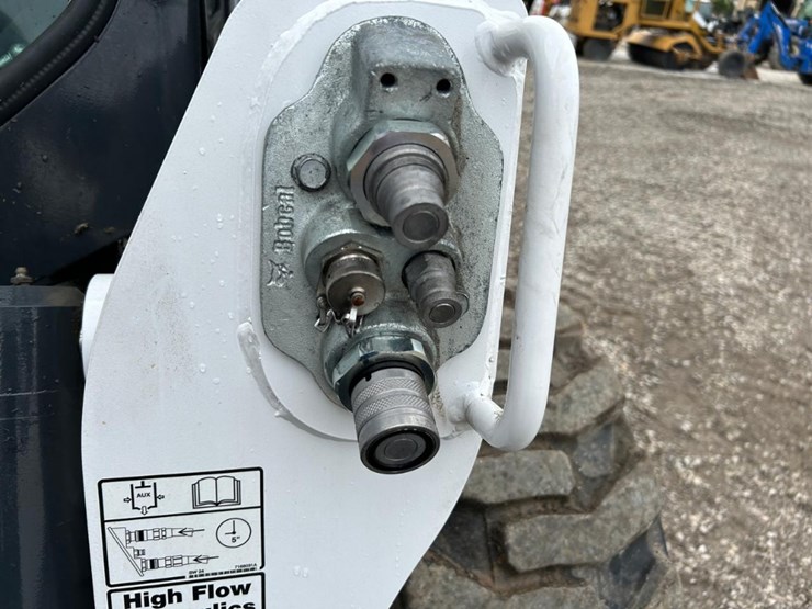 2024-bobcat-s650-image-11