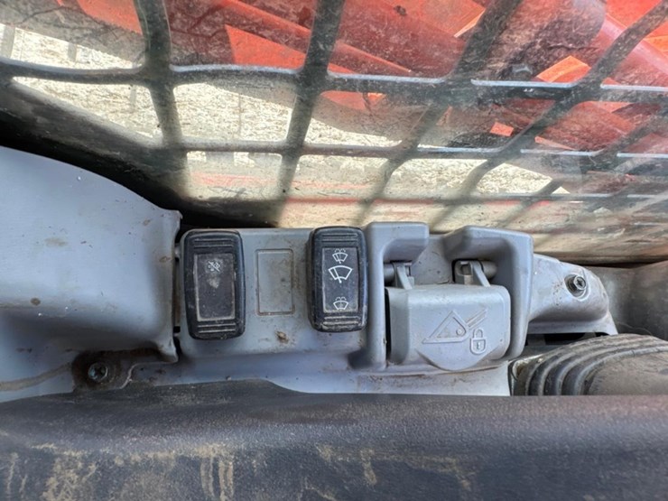 2023-kubota-svl97-2-image-29
