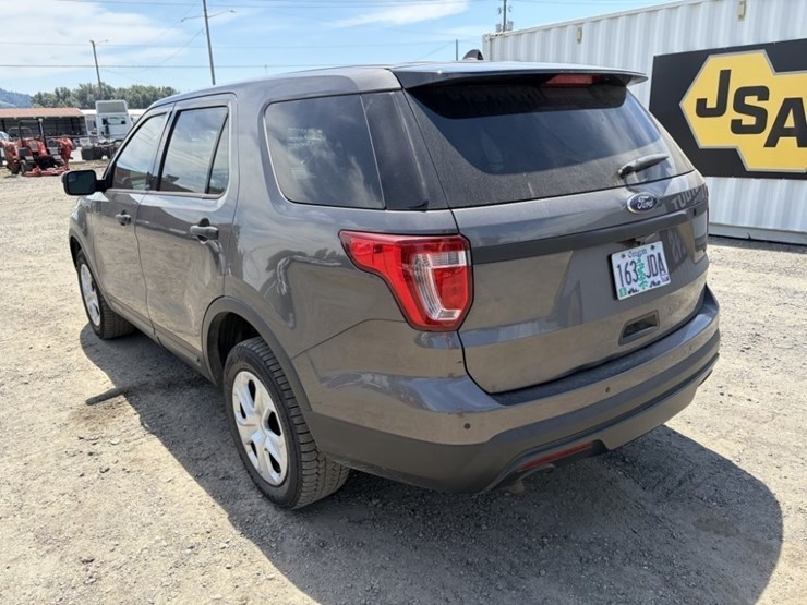 2017-ford-explorer-image-6