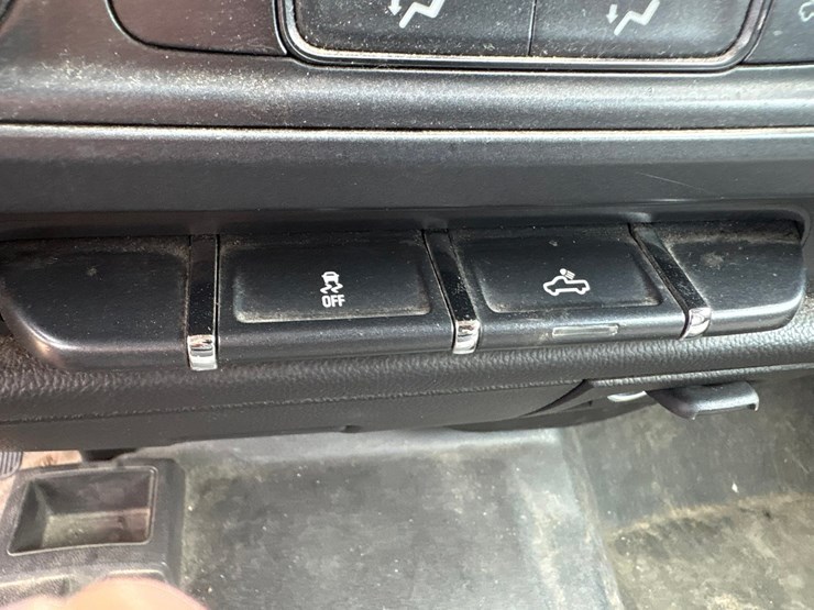 2016-gmc-1500-image-38