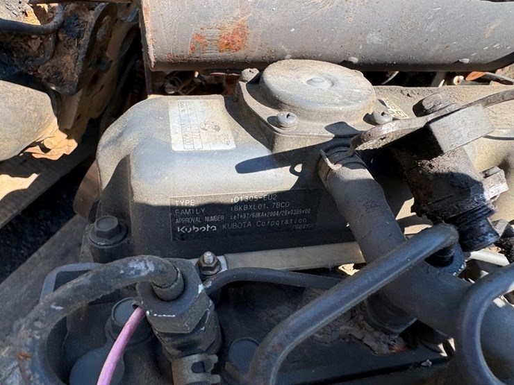 kubota-d1305-3-cylinder-diesel-engine-image-2