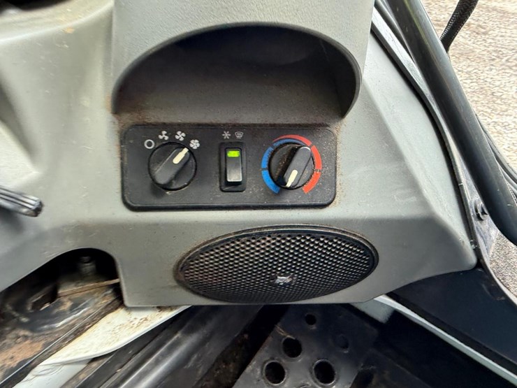 2017-bobcat-t770-image-27