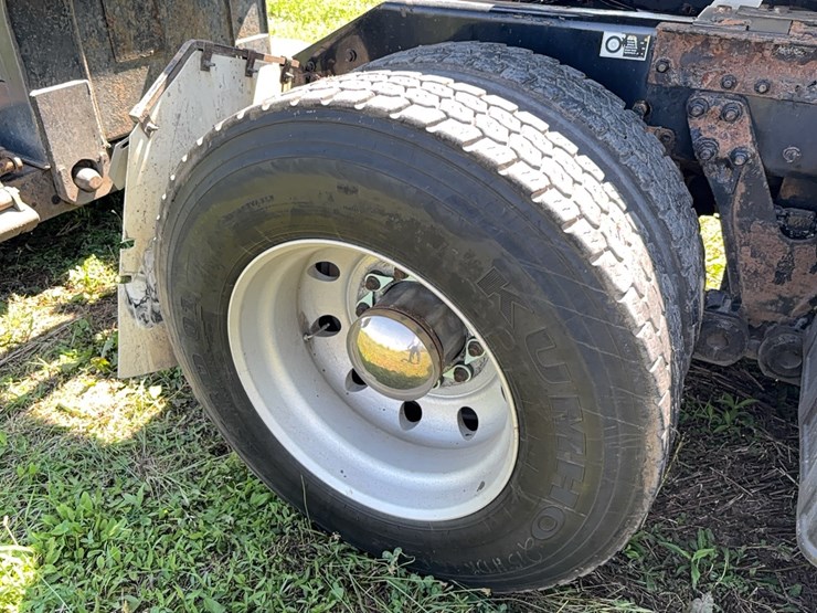 2021-kenworth-t880-image-13