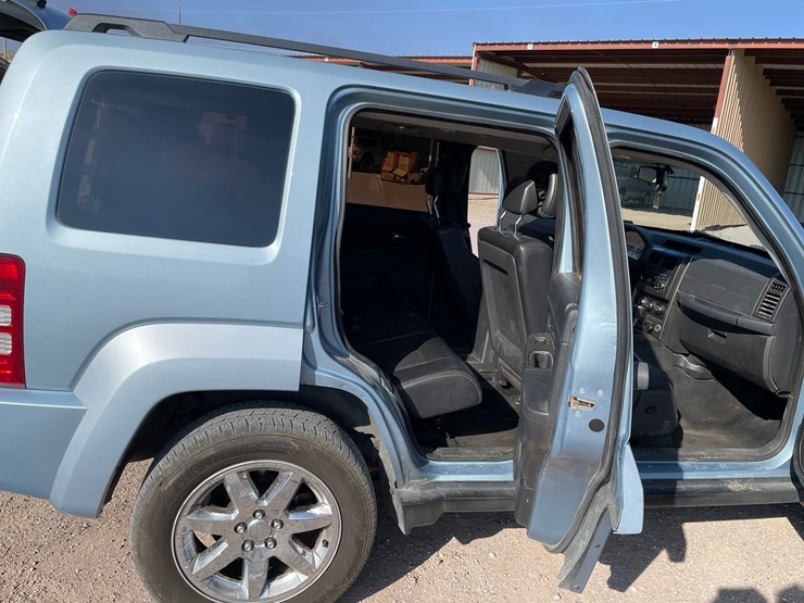 2012-jeep-liberty-image-96