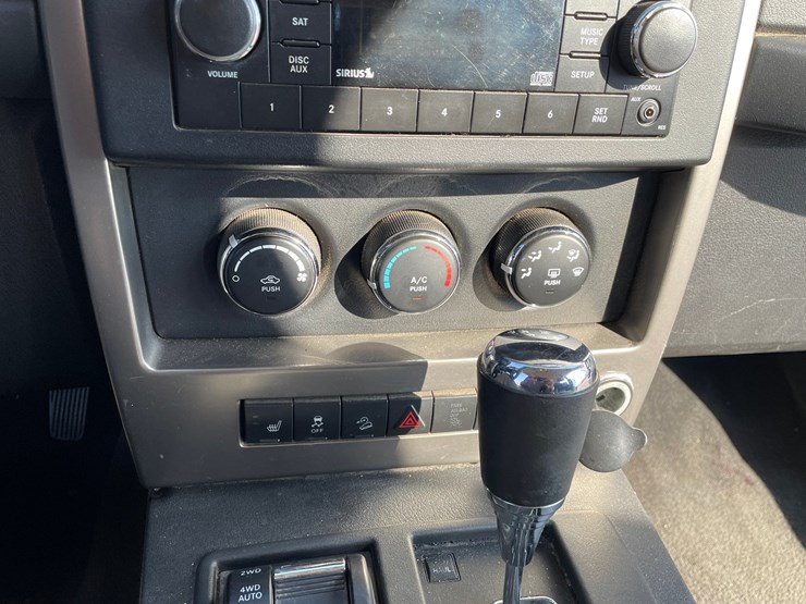 2012-jeep-liberty-image-77