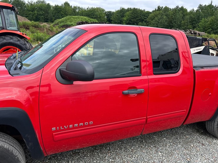 2011-chevrolet-1500-image-10
