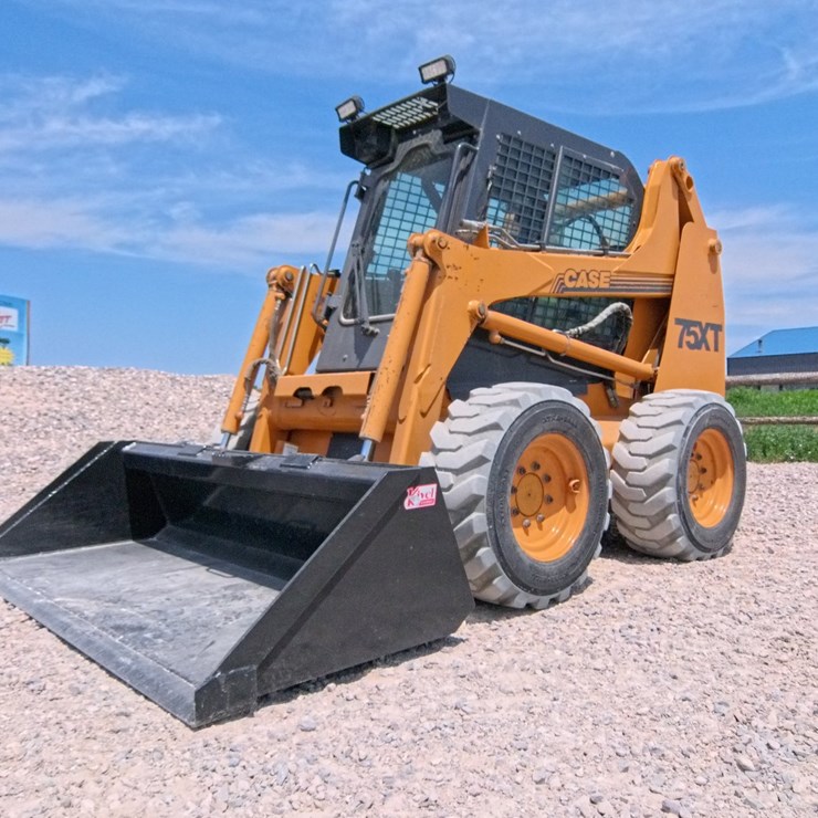CASE 75XT