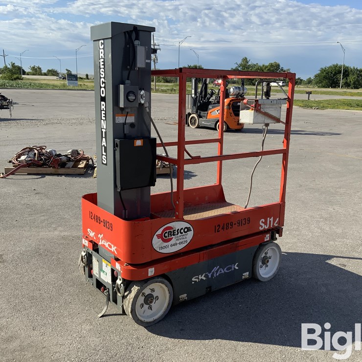 2017 SKYJACK SJ12