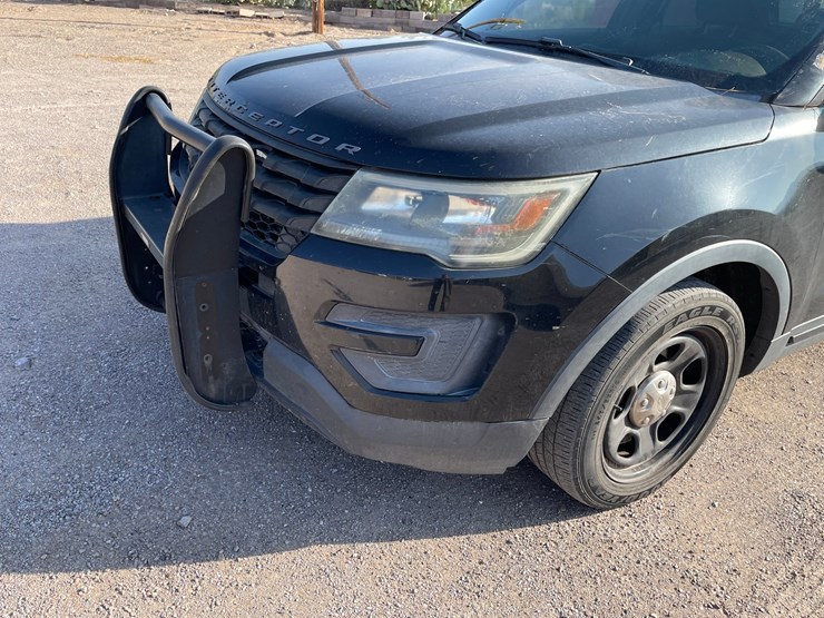 2016-ford-explorer-image-14