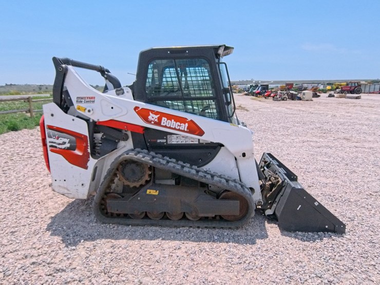 2021-bobcat-t64-image-4