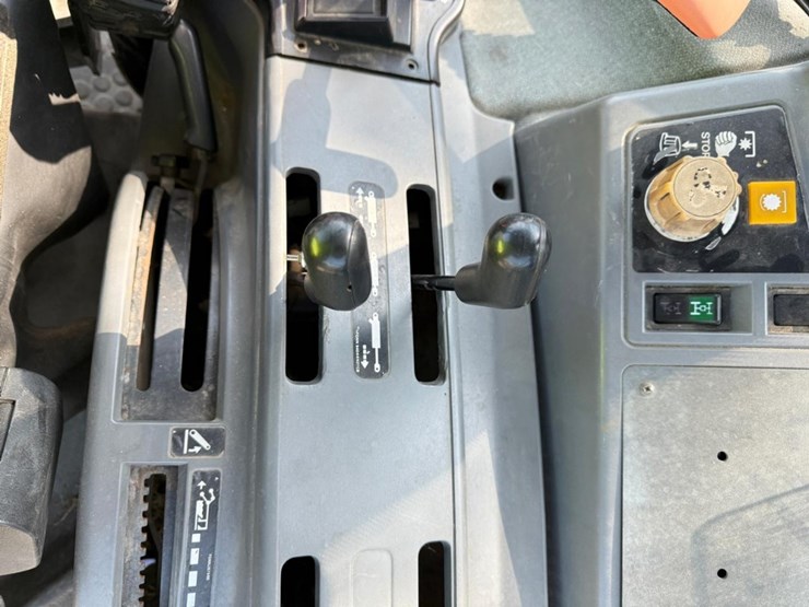 ford-7740-image-25