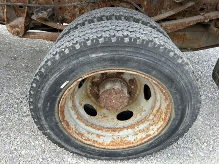 2002-ford-f550-image-60