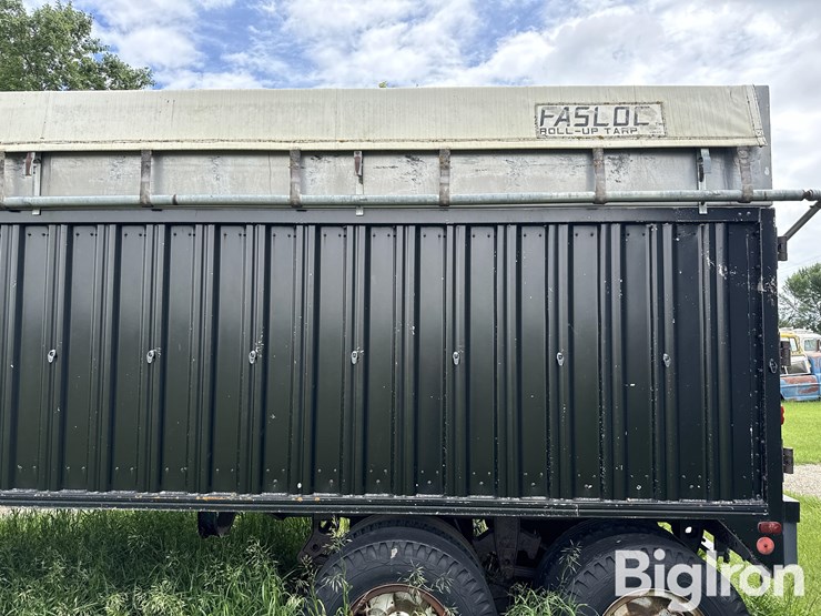 1971-wilson-grain-trailer-image-14