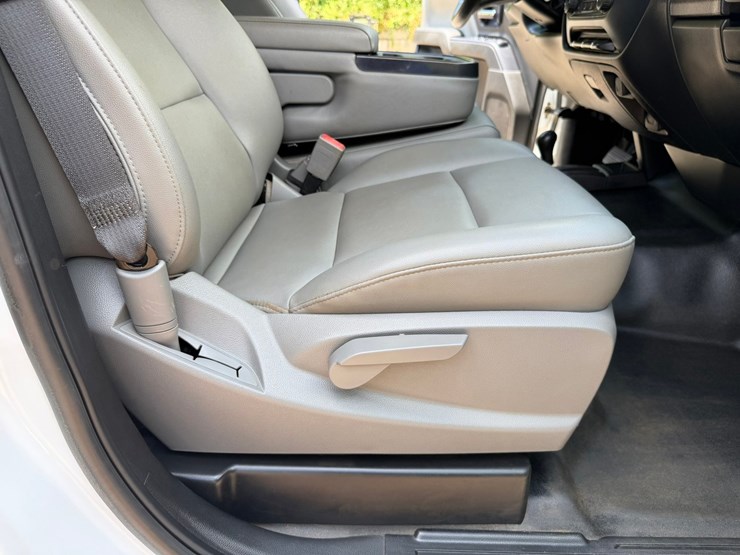 2019-chevrolet-silverado-1500-image-52