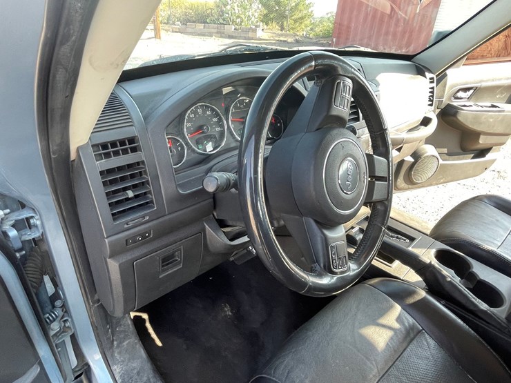 2012-jeep-liberty-image-66