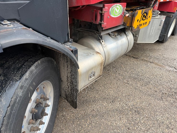 #1506-•-2019-peterbilt-pb520-side-load-garbage-truck-image-11
