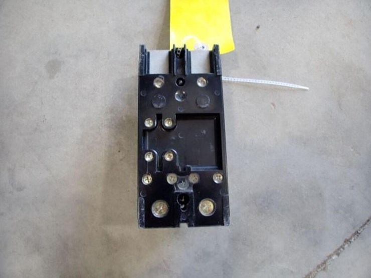 100-amp-leviton-electrical-panel-image-10