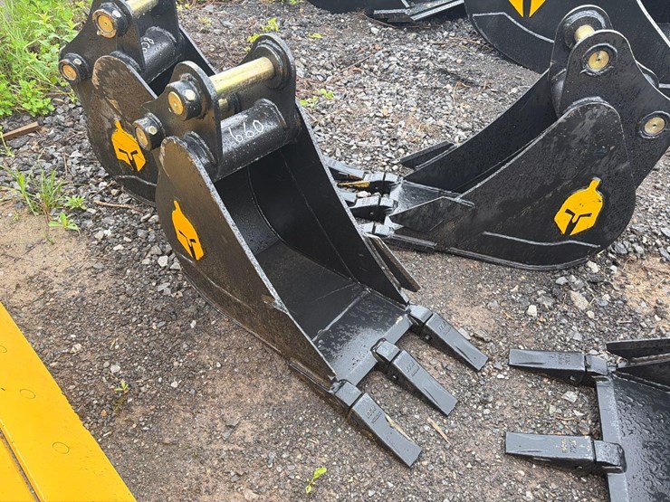 caterpillar-303-image-1