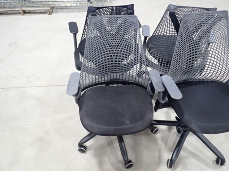 qty-of-(4)-desk-chairs-image-10
