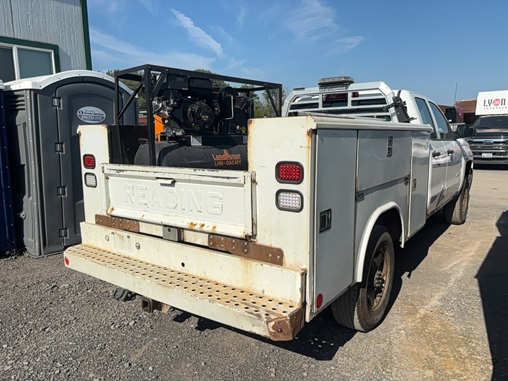 2016-chevrolet-2500-image-3