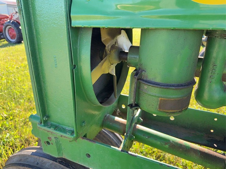 john-deere-model-b-image-16