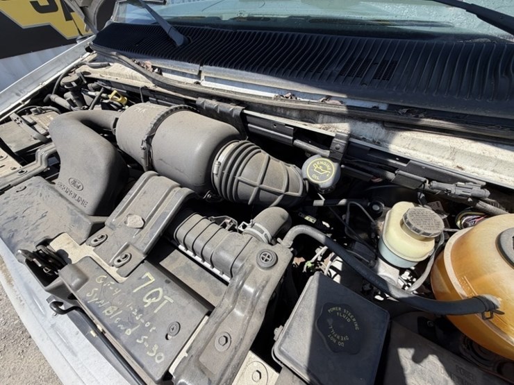 1999-ford-e250-image-13