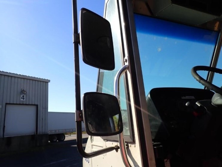 2008-freightliner-mt55-image-66