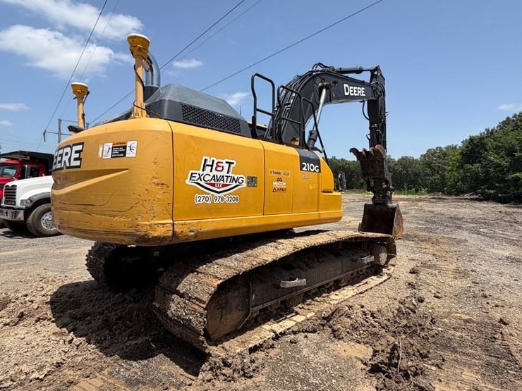 2020-deere-210g-image-10