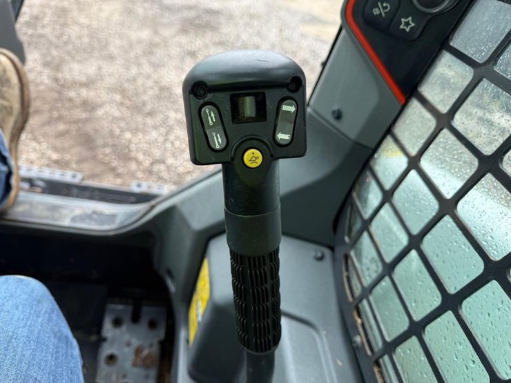 2021-bobcat-t66-image-21