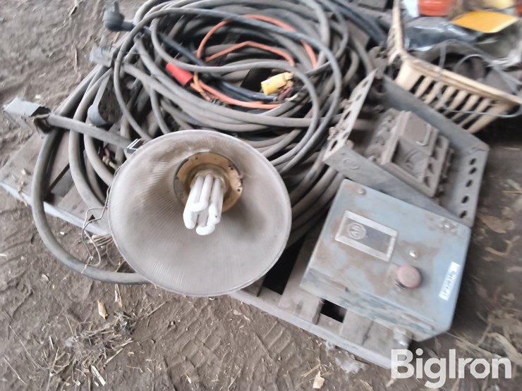 power-cords-&-misc-image-9