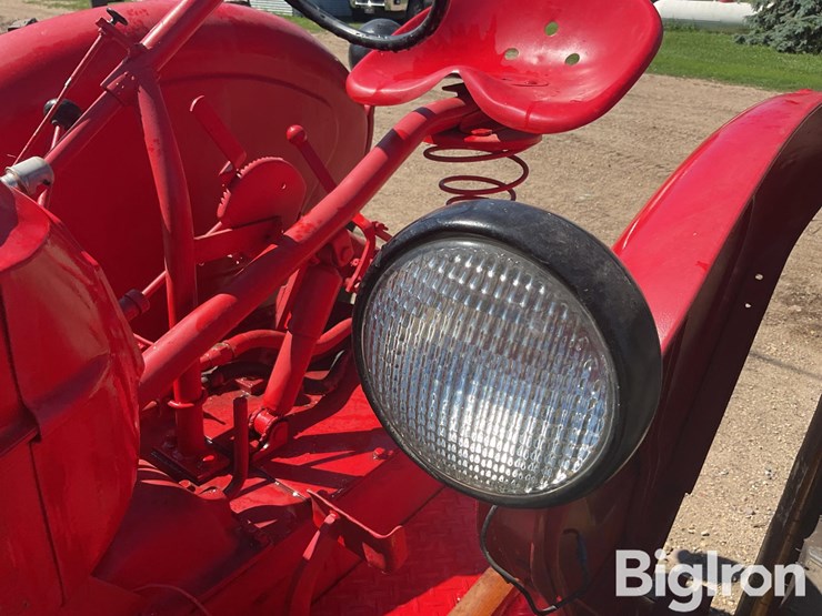massey-ferguson-30-image-11