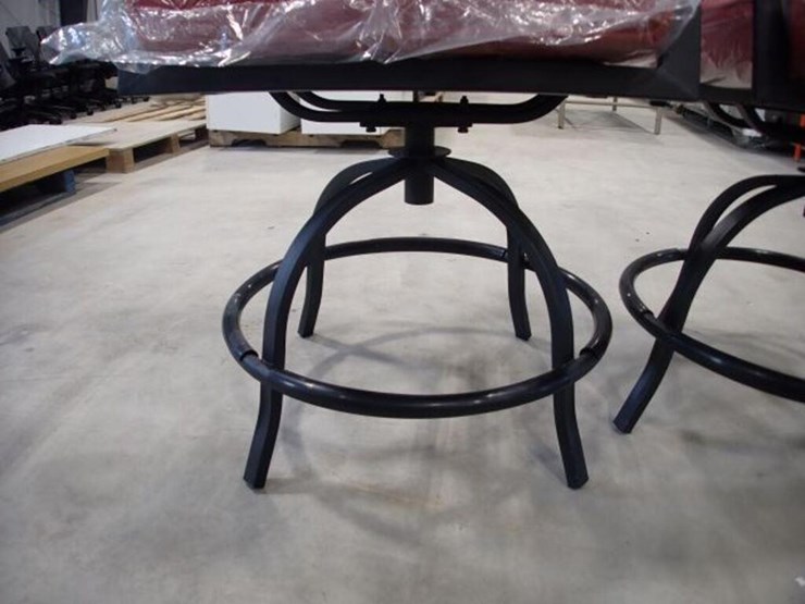 qty-of-(4)-metal-bar-chairs-image-13