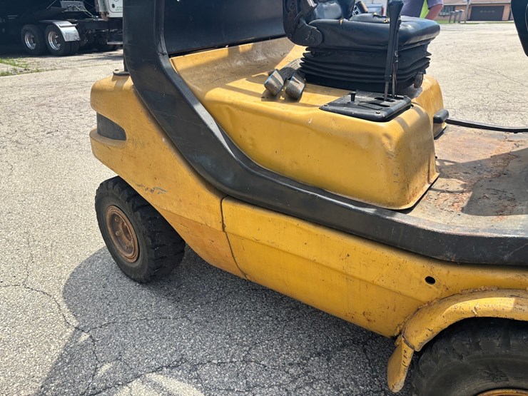 #2246-•-baker-forklift-image-21