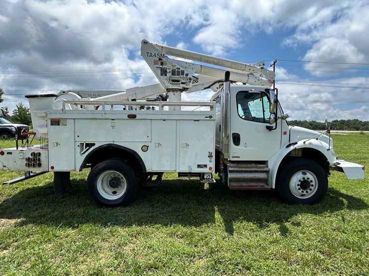 #1091-•-2010-freightliner-bucket-truck-image-9