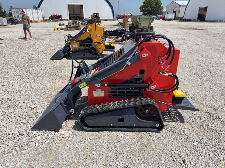 2026-zjg-zj-380-tracked-mini-skid-steer-loader-image-3