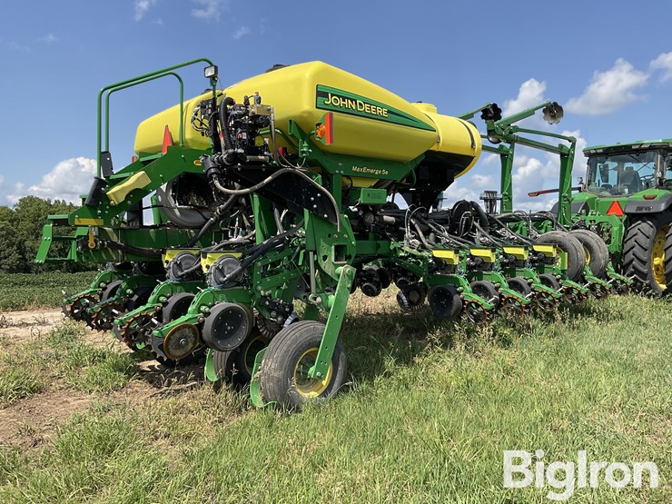 2017-john-deere-1775nt-image-5