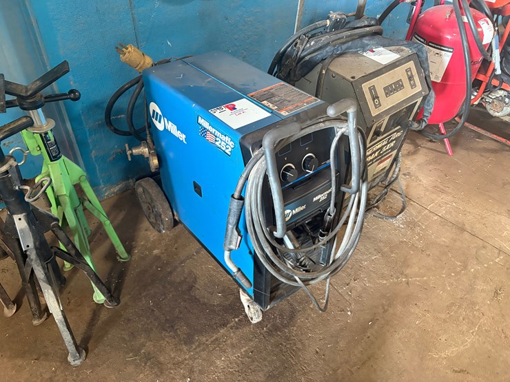 miller-millermatic-252-welding-machine-image-1