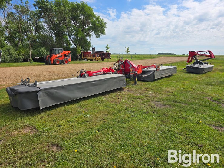 2022-massey-ferguson-30-image-3