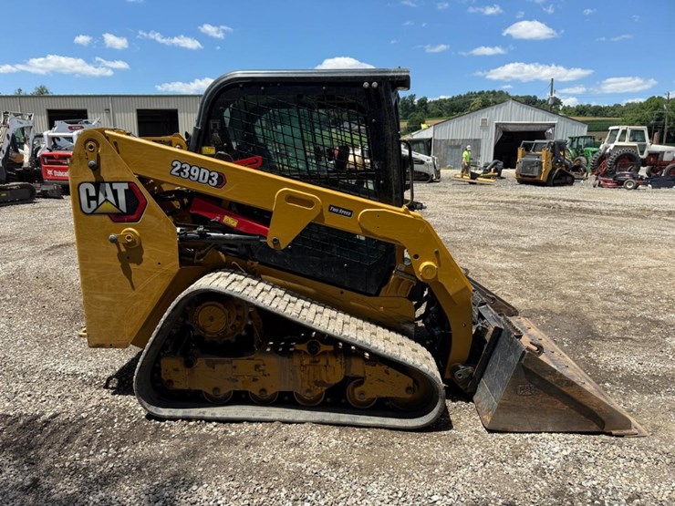 2019-caterpillar-239d3-image-5