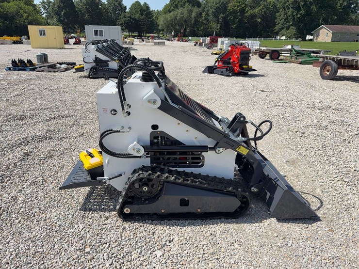 2026-zjg-zj-380-tracked-mini-skid-steer-loader-image-7