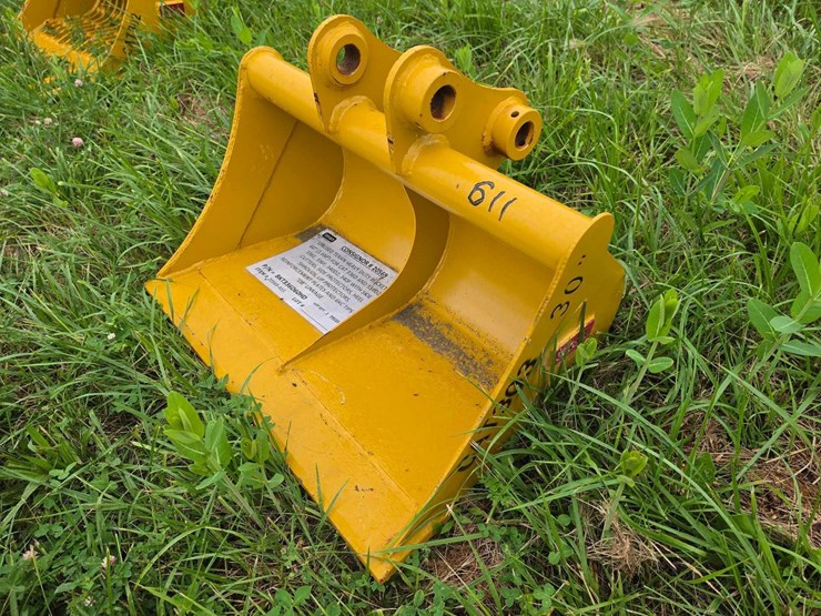 caterpillar-303-image-1
