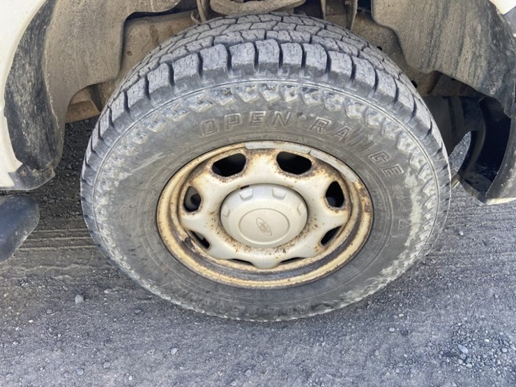 2011-ford-f150-xl-image-40