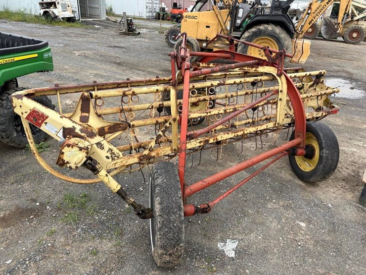 new-holland-258-image-7