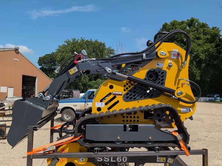 (1)-sdl-mini-crawler-skid-steer-ssl60-image-1
