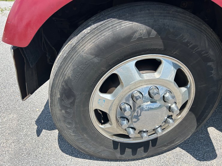 2013-kenworth-w900-image-2