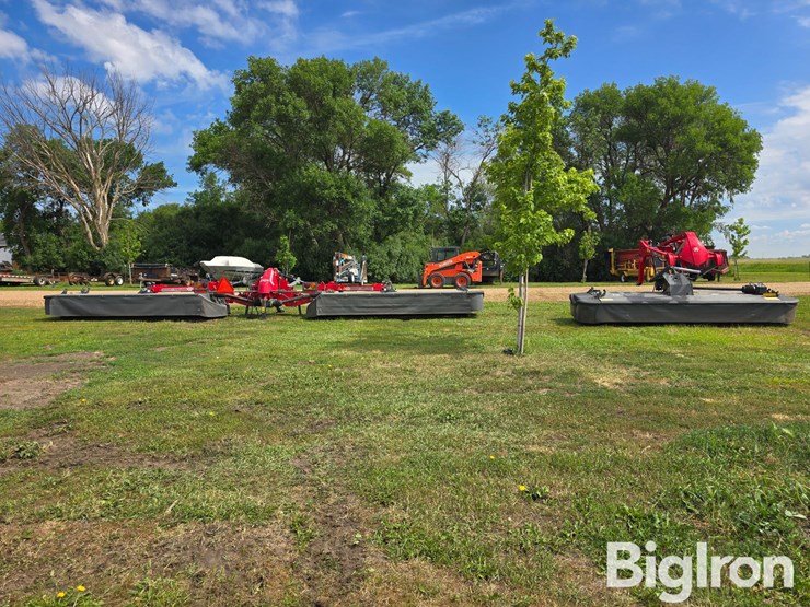 2022-massey-ferguson-30-image-2