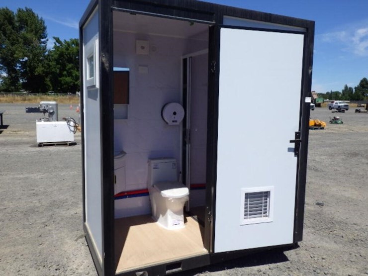 portable-toilet-w/-shower-image-7