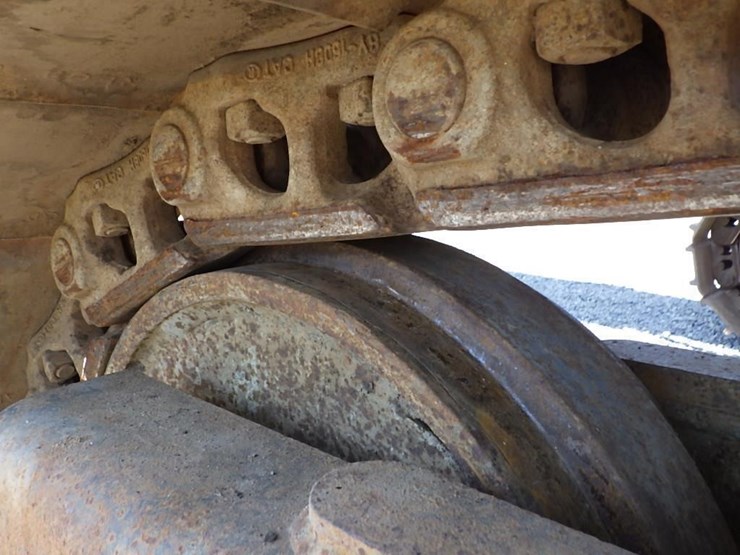 caterpillar-325l-image-12
